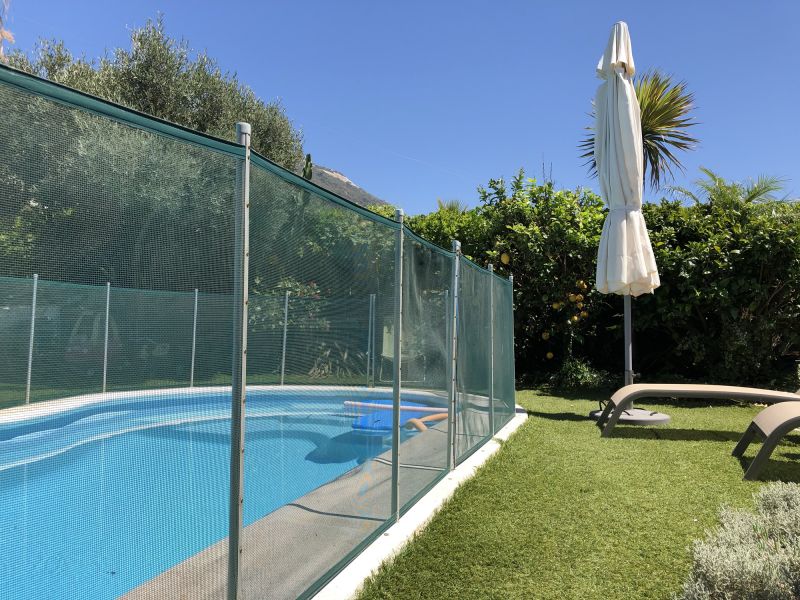 Removable Mesh Pool Fence